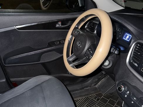 Used 2016 Kia Sorento LX w/ LX Convenience Package image 2