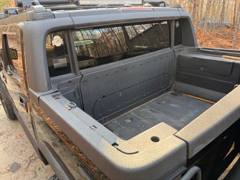 Used 2005 HUMMER H2 SUT w/ Preferred Equipment Group image 6