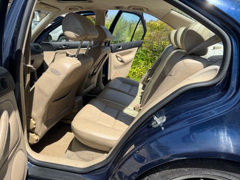 Used 2002 Volkswagen Jetta GLS image 9