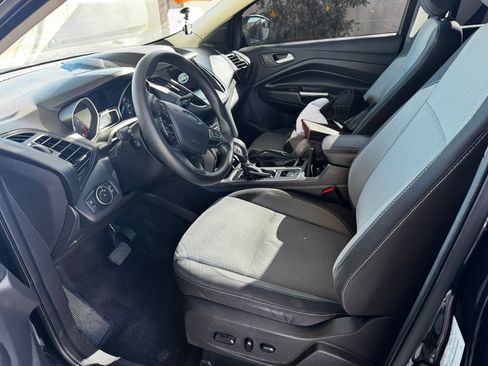 Used 2019 Ford Escape SE FWD image 6