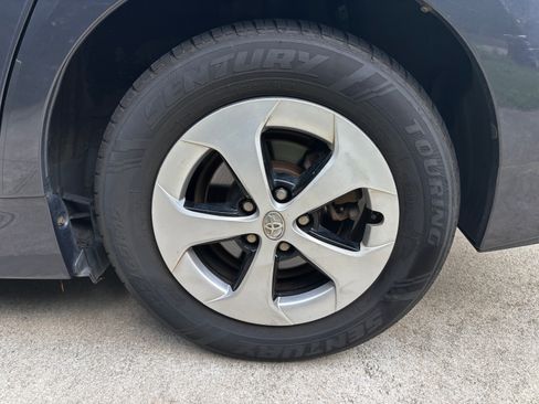 Used 2013 Toyota Prius Two FWD image 19