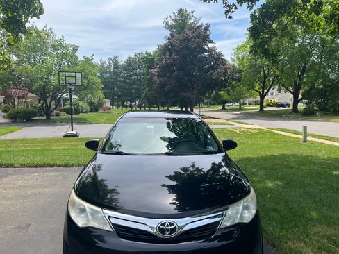 Used 2014 Toyota Camry LE FWD image 11
