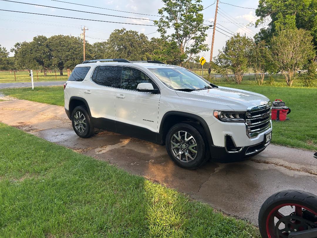 Used 2023 GMC Acadia SLT FWD image 1