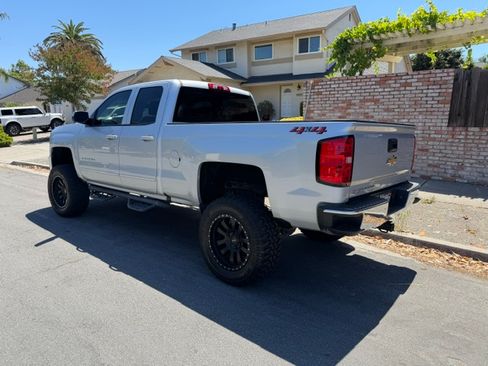 Used 2018 Chevrolet Silverado 1500 LT AWD/4WD image 2