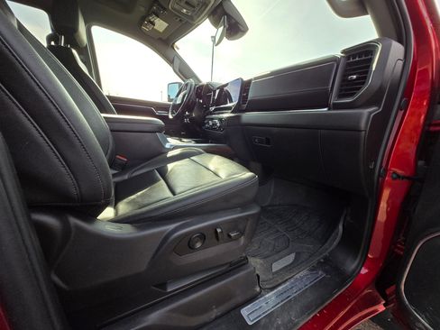 Used 2024 GMC Sierra 2500 SLT w/ SLT Premium Package image 15