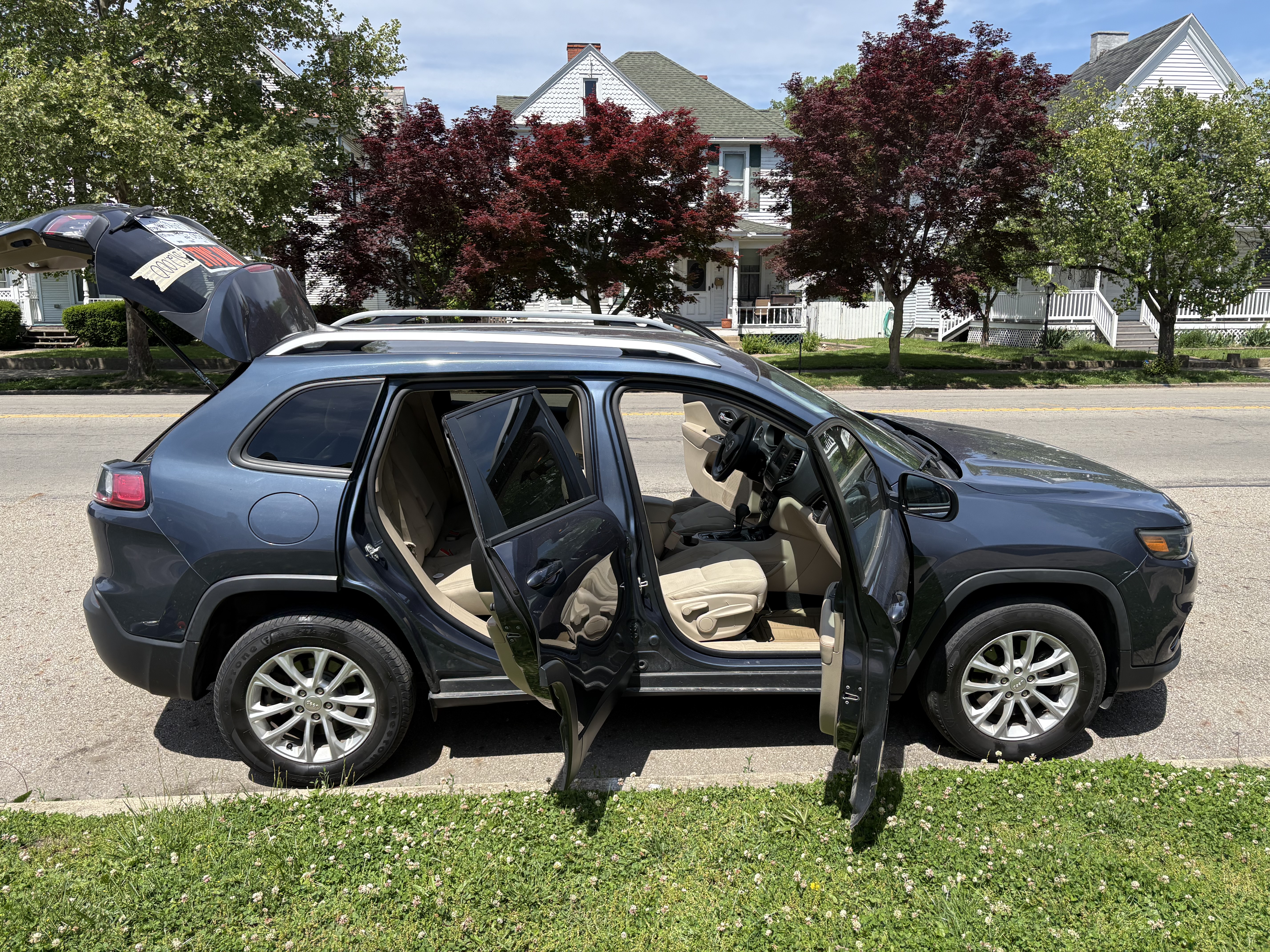 Used 2020 Jeep Cherokee Latitude w/ Safety Group AWD/4WD image 22