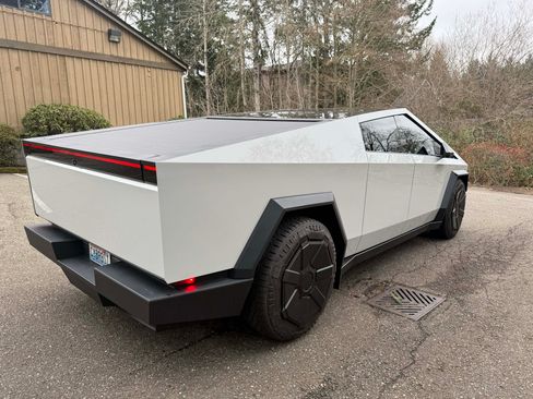 Used 2024 Tesla Cybertruck Cyberbeast image 5