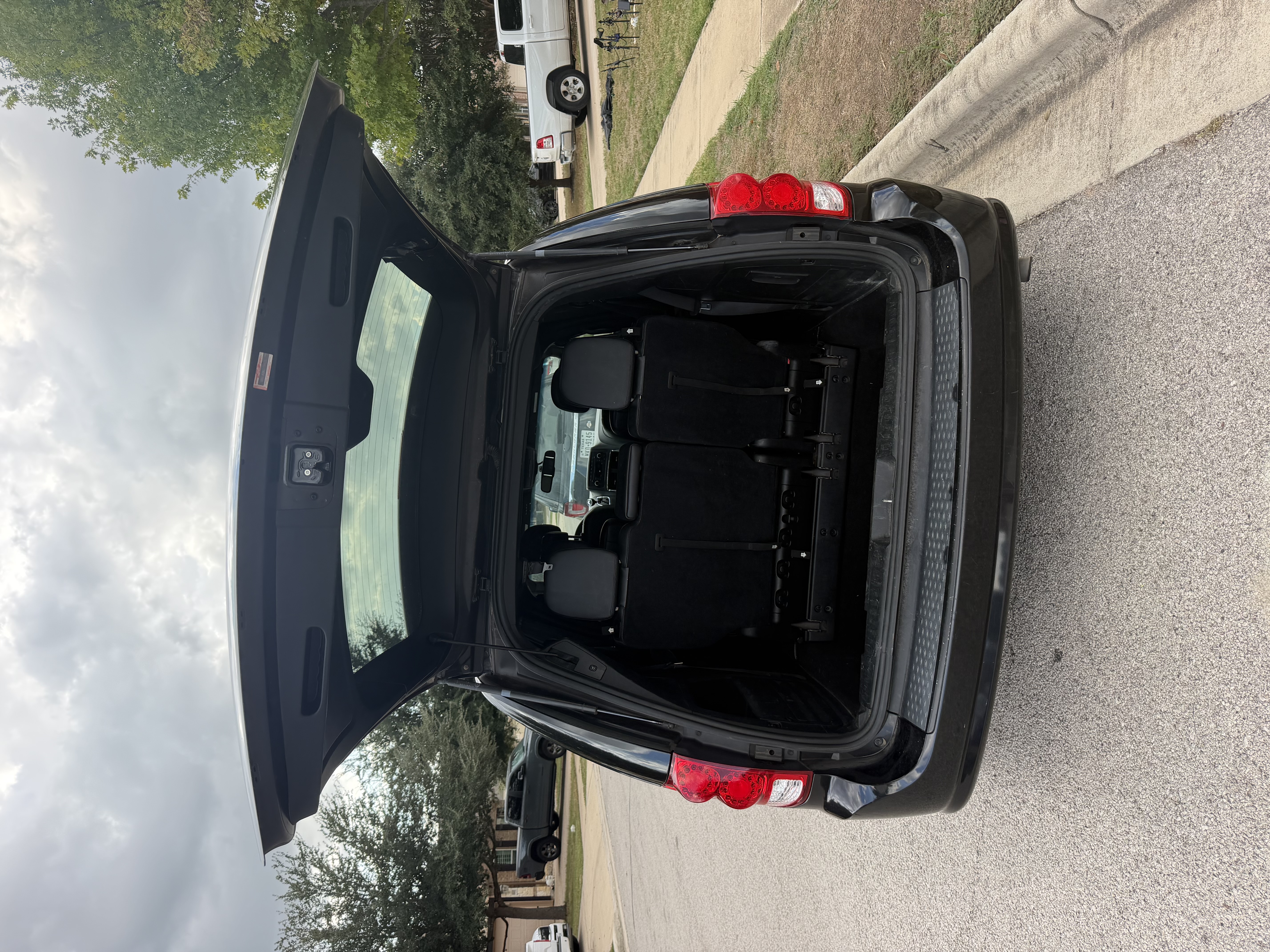 Used 2014 Dodge Grand Caravan SXT FWD image 14
