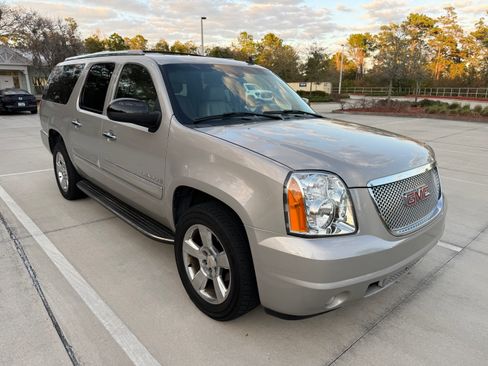 Used 2007 GMC Yukon XL Denali image 1