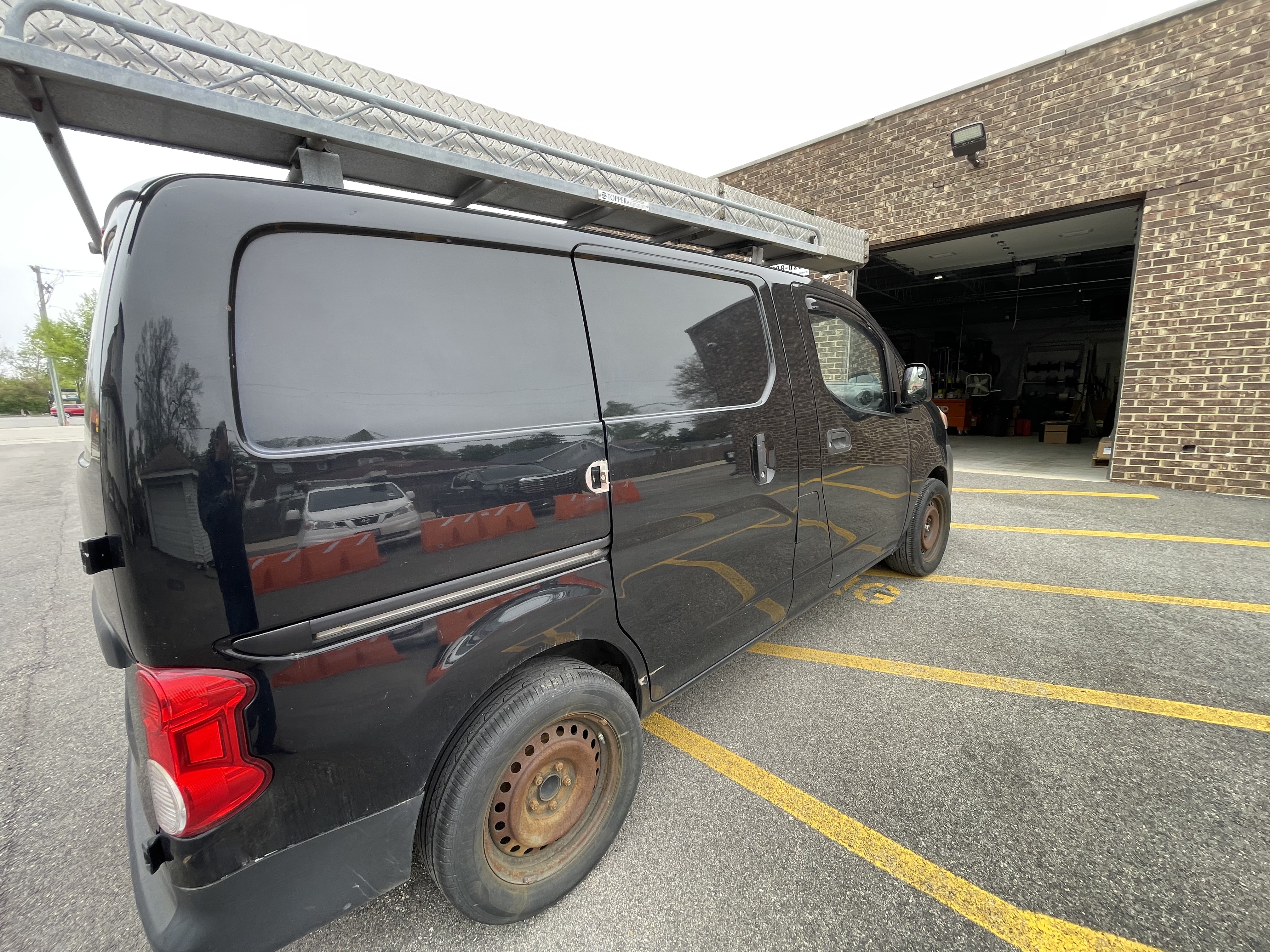 Used 2014 Nissan NV200 S FWD image 2