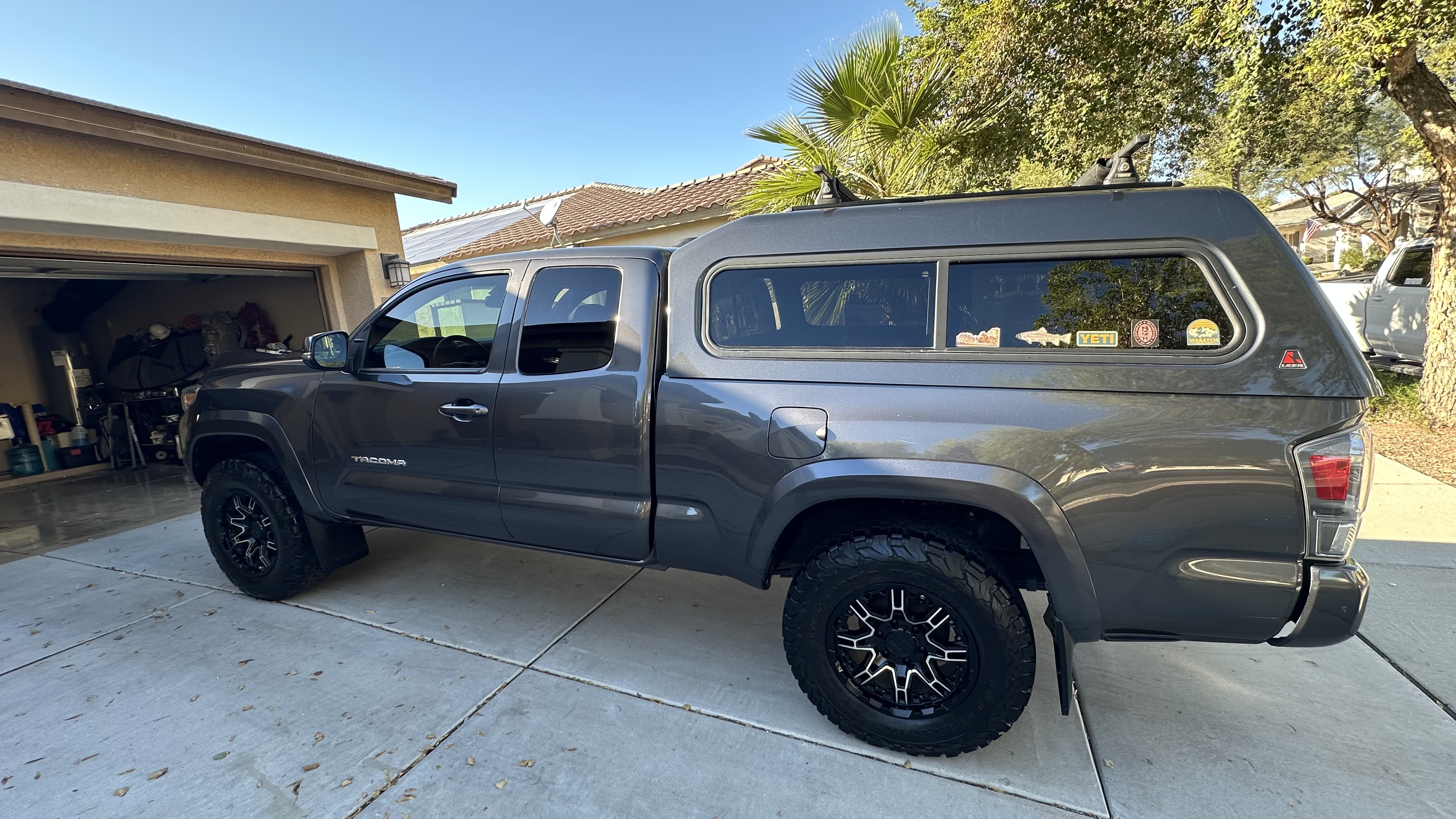 Used 2020 Toyota Tacoma TRD Sport AWD/4WD image 11