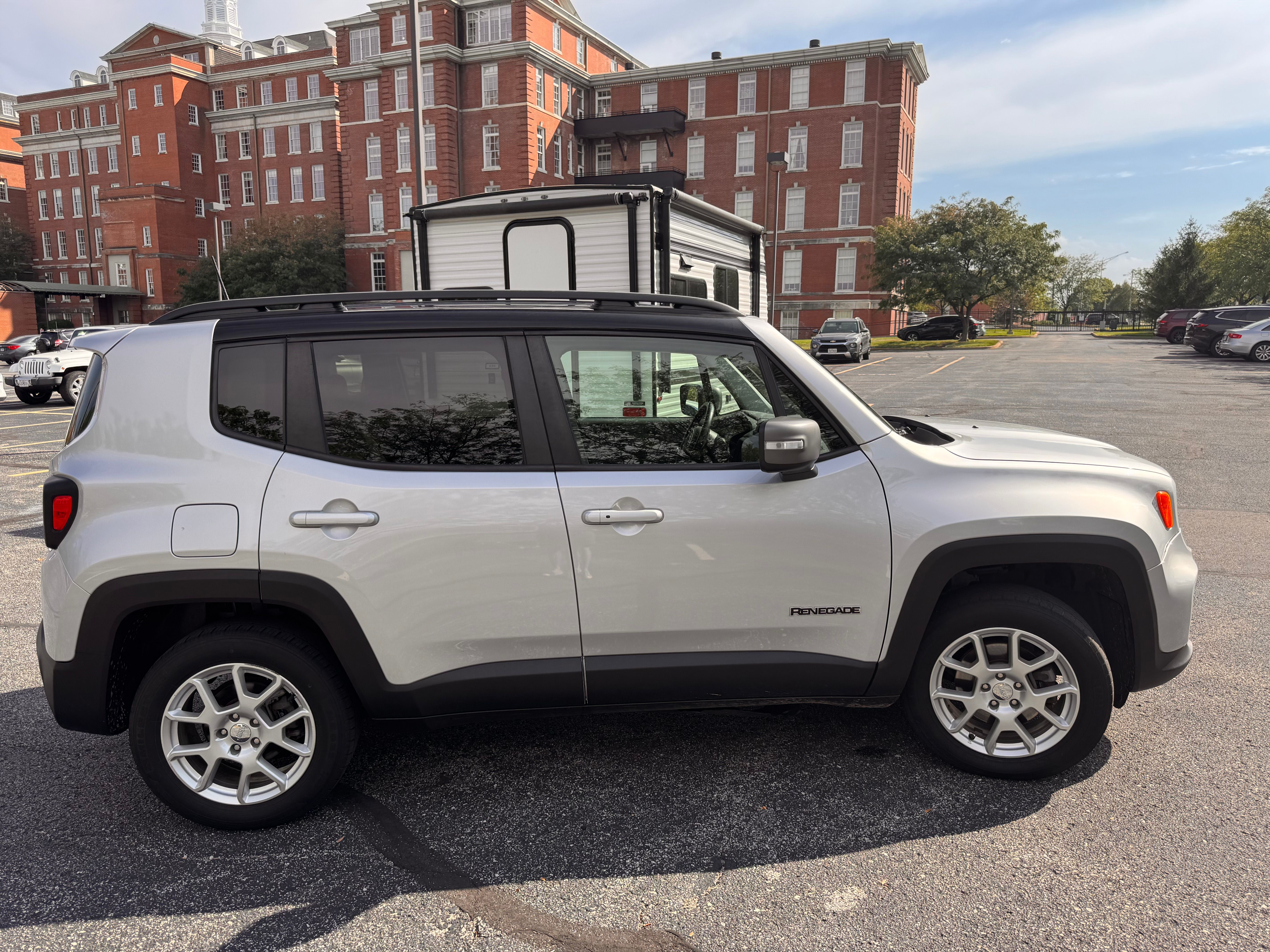 Used 2021 Jeep Renegade Limited AWD/4WD image 9