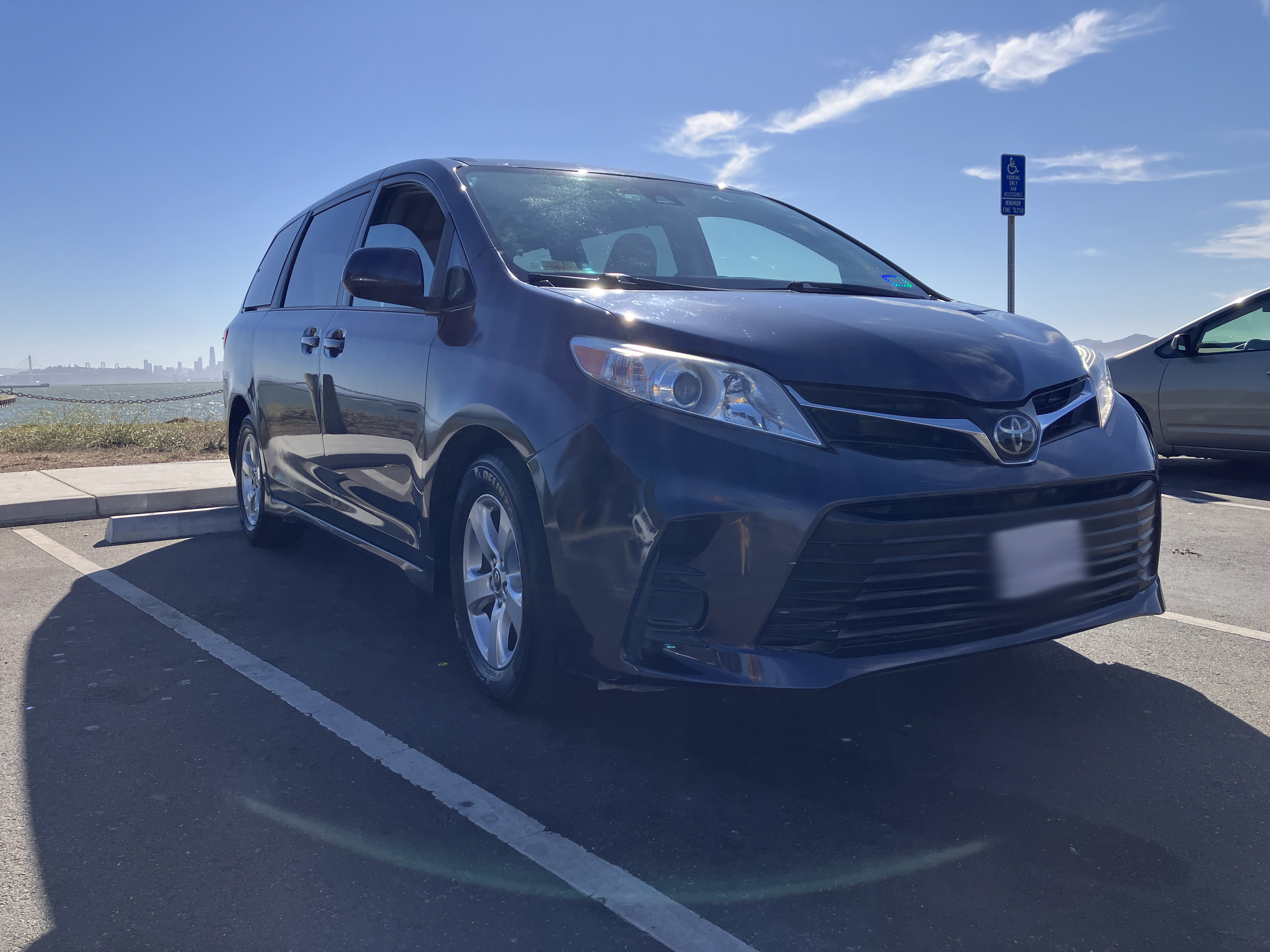 Used 2018 Toyota Sienna LE FWD image 4