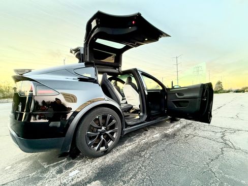 Used 2023 Tesla Model X image 31