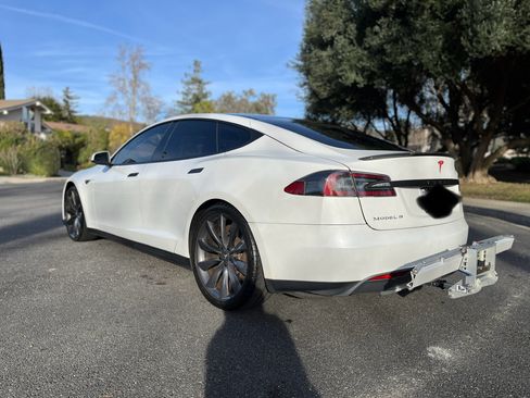 Used 2013 Tesla Model S Performance image 9