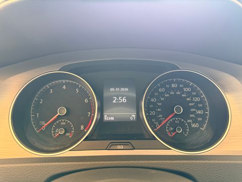 Used 2015 Volkswagen Golf S FWD image 6