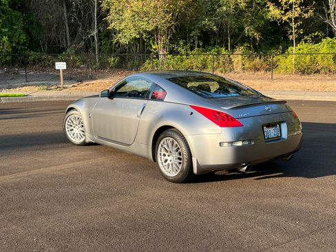 Used 2004 Nissan 350Z Touring w/ Aerodynamics Pkg image 5
