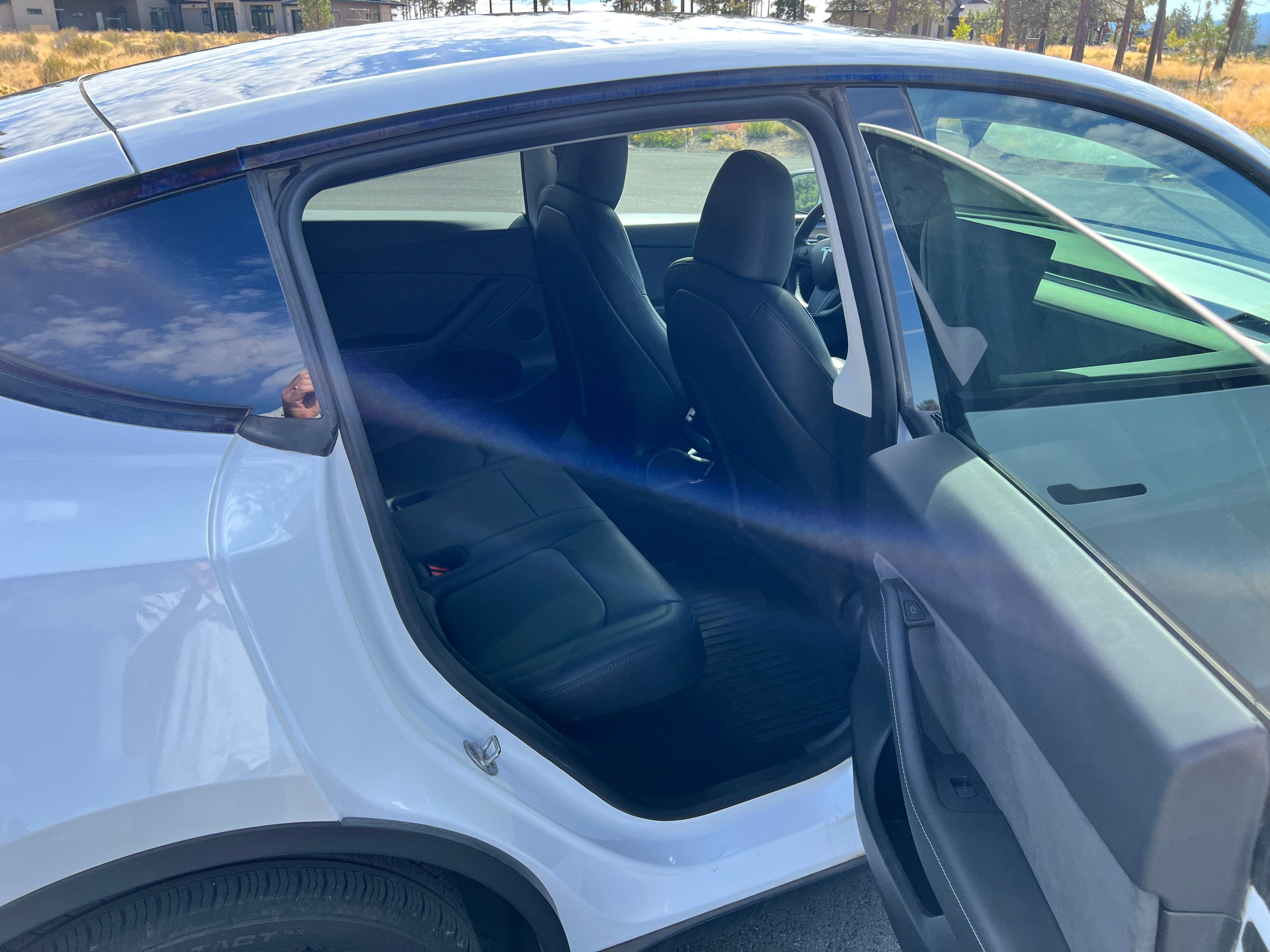 Used 2024 Tesla Model Y Long Range AWD/4WD image 21