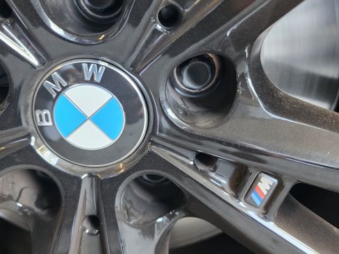 Used 2021 BMW M440i Convertible w/ Premium Package image 9