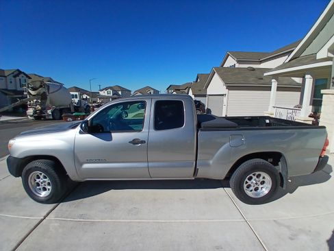 Used 2014 Toyota Tacoma 2WD Access Cab image 5