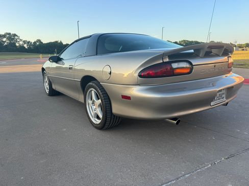 Used 1999 Chevrolet Camaro Z28 w/ SS Performance/Appearance Pkg RWD image 6