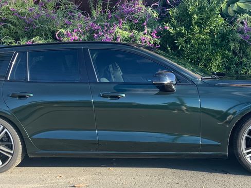 Used 2020 Volvo V60 T6 R-Design image 11