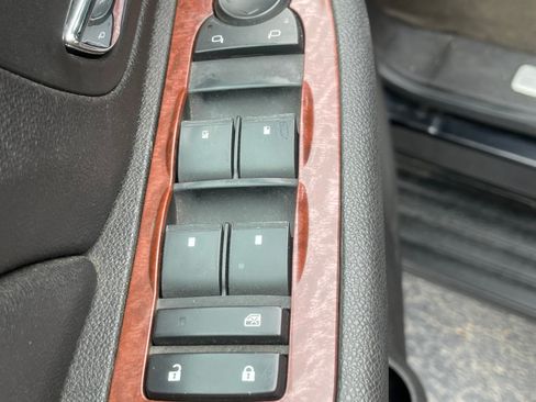 Used 2007 GMC Yukon XL SLT w/ SLT Preferred Equipment Group RWD image 12