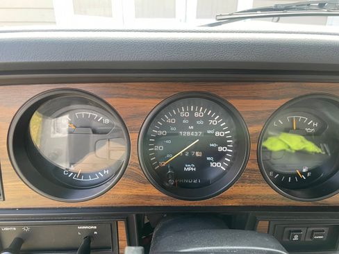 Used 1993 Dodge D/W Truck 250 image 27