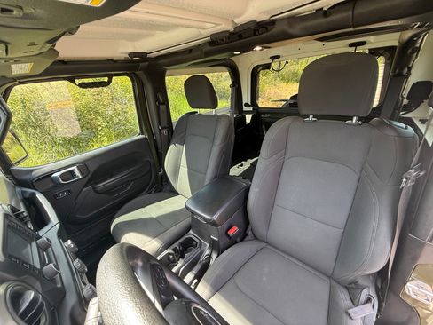 Used 2021 Jeep Wrangler Sport AWD/4WD image 12