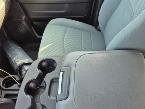 Used 2018 RAM 2500 Tradesman w/ Chrome Appearance Group image 9