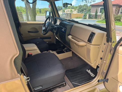 Used 1999 Jeep Wrangler Sahara AWD/4WD image 5