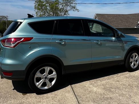 Used 2013 Ford Escape SE image 2