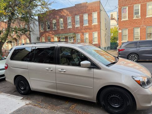 Used 2005 Honda Odyssey Touring image 1