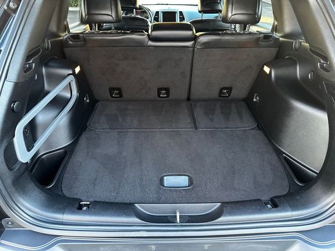 Used 2014 Jeep Cherokee Limited w/ Technology Group image 12