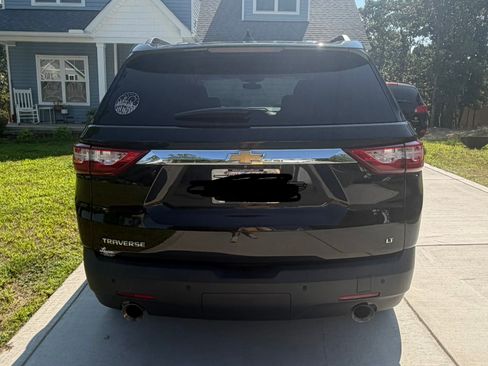 Used 2021 Chevrolet Traverse LT FWD image 15
