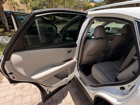 Used 2011 Lexus RX 350 2WD w/ Premium Pkg image 20