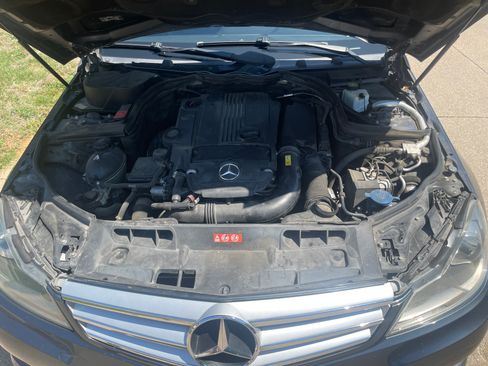 Used 2013 Mercedes-Benz C 250 Sedan image 16