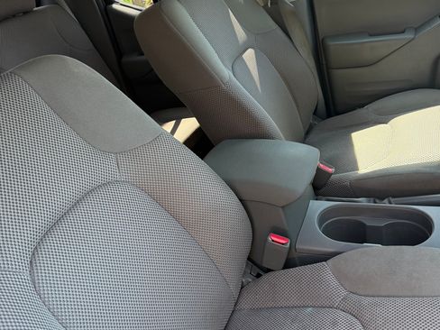 Used 2015 Nissan Frontier SV image 23