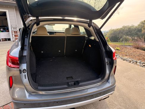 Used 2019 INFINITI QX50 Essential w/ Premium Heat Package image 10