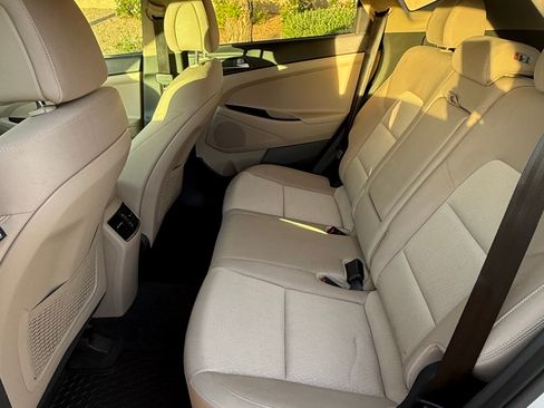 Used 2017 Hyundai Tucson Sport image 12