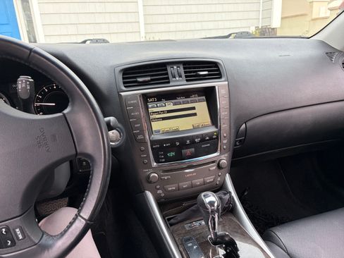 Used 2010 Lexus IS 250C image 5