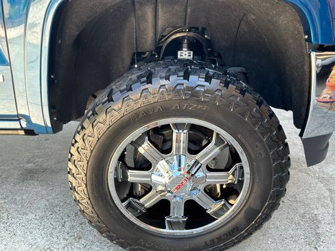 Used 2017 GMC Sierra 1500 SLT w/ Suspension Package, Off-Road AWD/4WD image 24