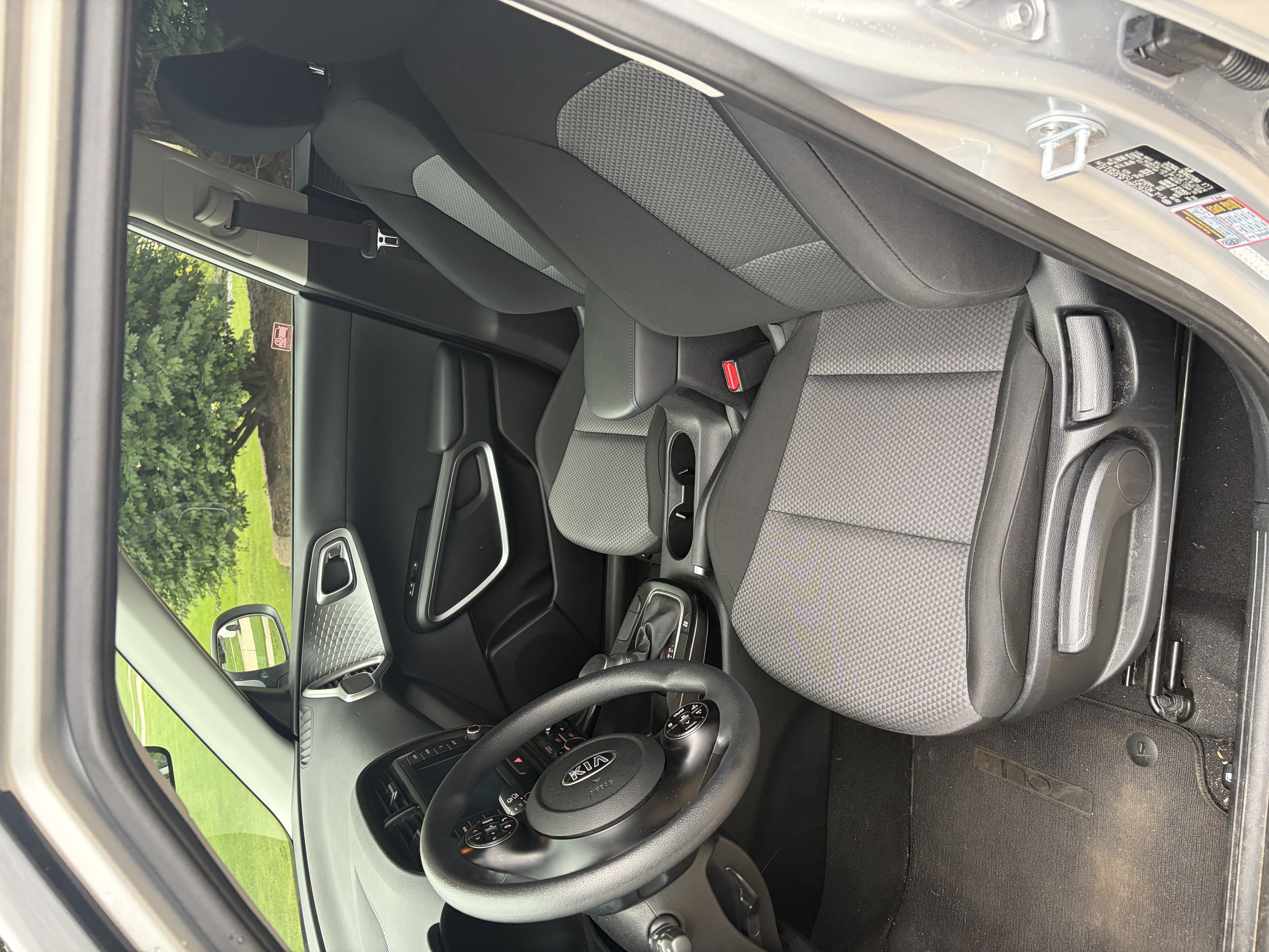 Used 2020 Kia Soul LX FWD image 2