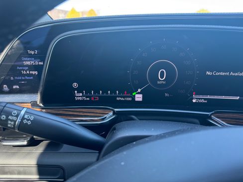 Used 2022 Cadillac Escalade Luxury w/ LPO, Illumination Package image 19