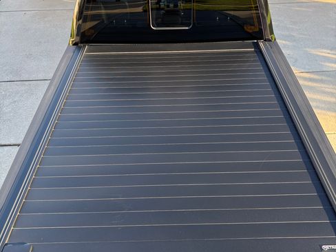 Used 2022 Ford F250 Lariat w/ Black Appearance Package image 6