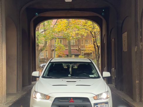 Used 2010 Mitsubishi Lancer Evolution GSR AWD/4WD image 13