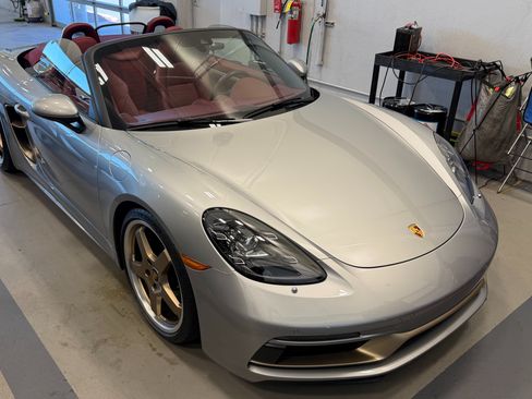 Used 2022 Porsche 718 Boxster RWD image 2