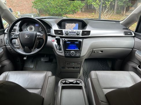 Used 2015 Honda Odyssey Touring image 10