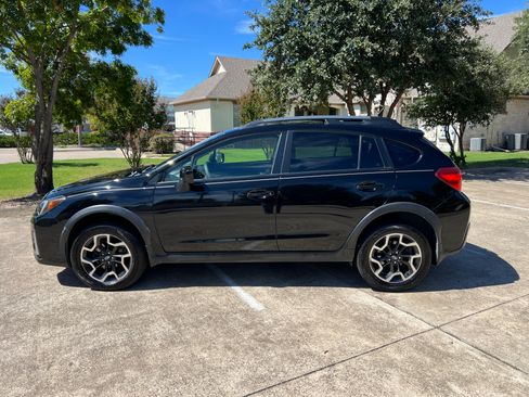Used 2017 Subaru Crosstrek 2.0i Premium w/ Popular Package #2 image 2