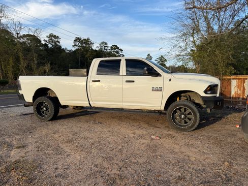 Used 2014 RAM 2500 Tradesman w/ Chrome Appearance Group image 4